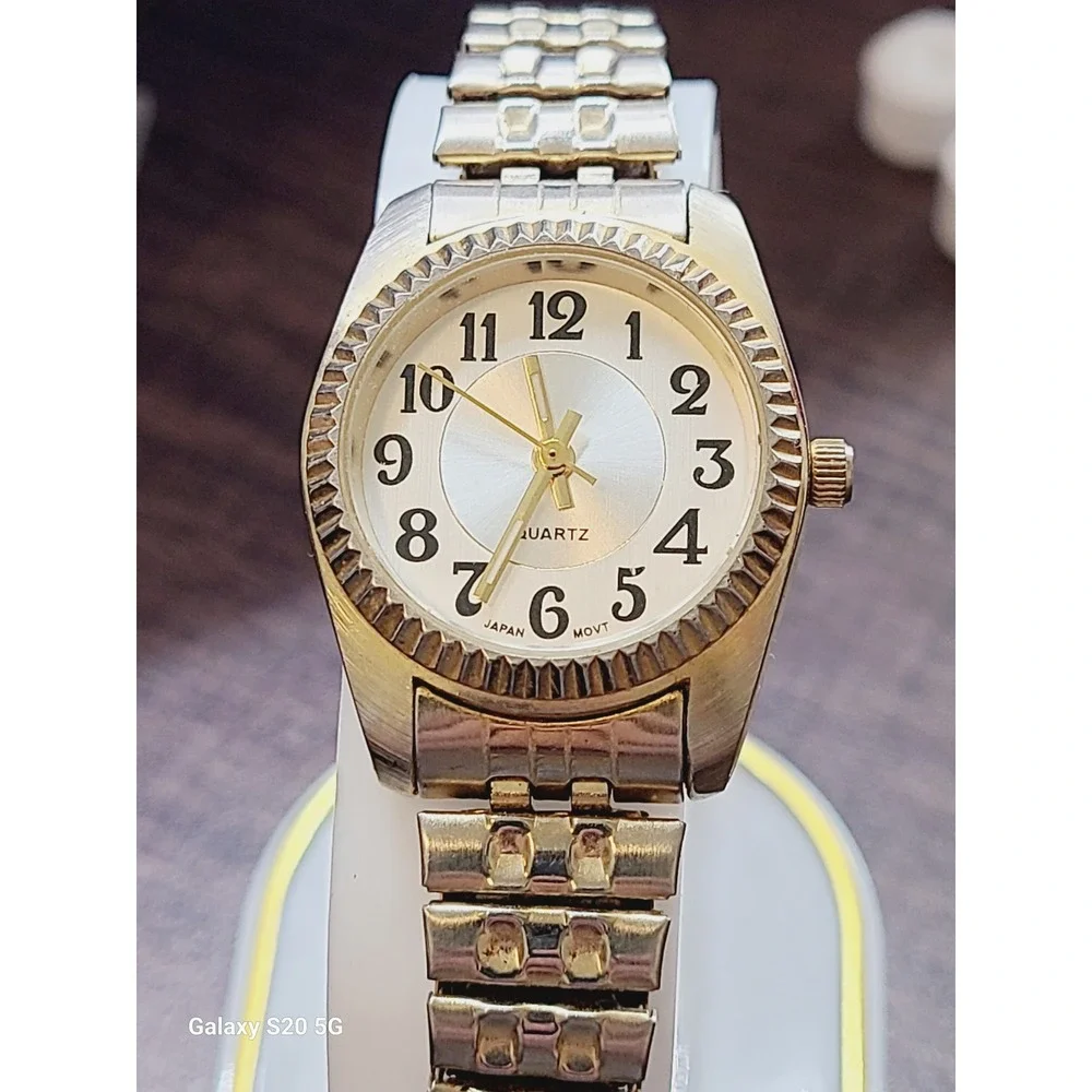 Womens Two Tone Gold‎ Silver Quartz Watch Fluted Bezel Expansion Band WS81 415